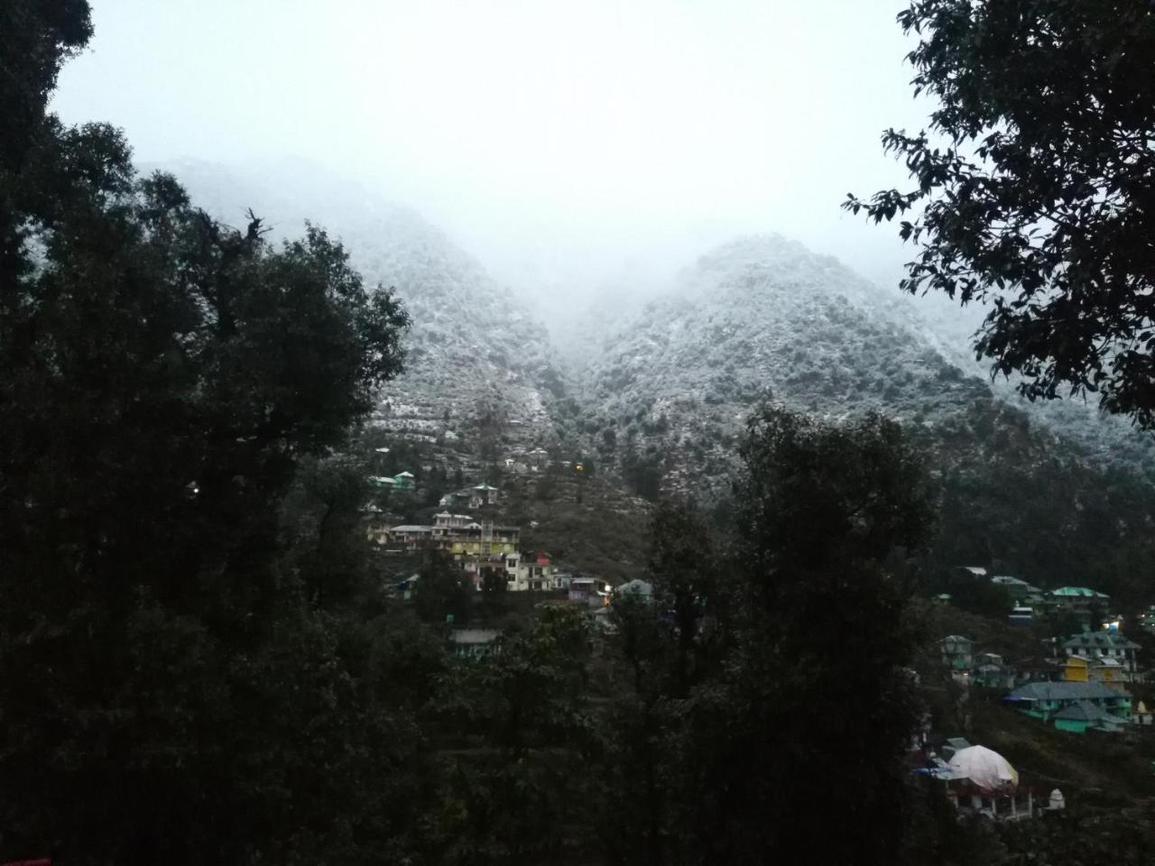 Отель The Unmad, Dharamkot Дармсала Экстерьер фото