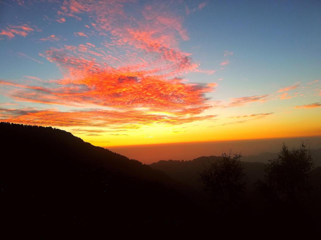 Отель The Unmad, Dharamkot Дармсала Экстерьер фото
