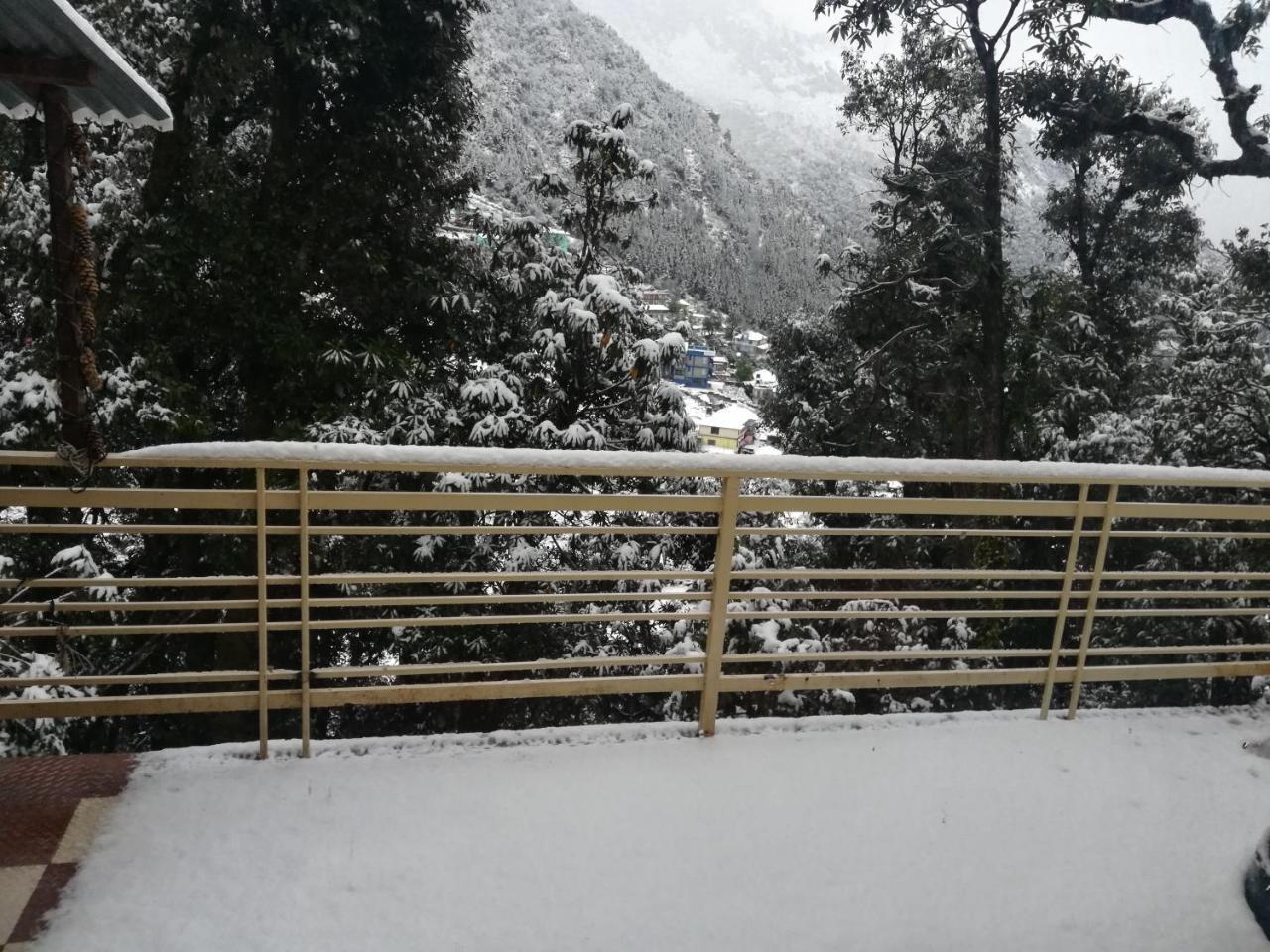 Отель The Unmad, Dharamkot Дармсала Экстерьер фото